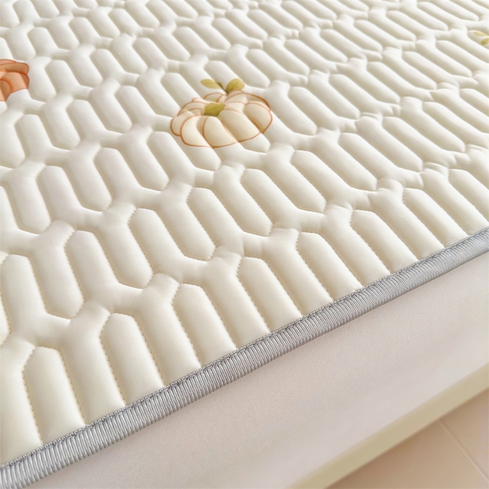 91家纺网 家纺一手货源 找家纺 雯豆2025夏季新品0.4乳胶凉席平铺款三件套凉感丝小清新印花席梦思床罩 乳胶凉席-吉祥南瓜1