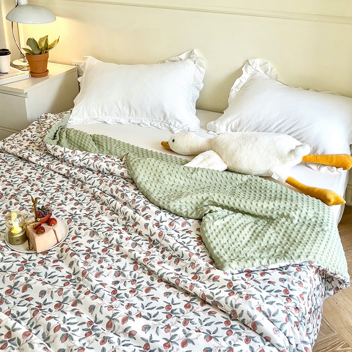 91家纺网 家纺一手货源 找家纺 绒梦里 2025新款A类小凉皮凉感冰豆豆夏被空调被 硕果