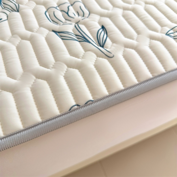 91家纺网 家纺一手货源 找家纺 雯豆2025夏季新品0.4乳胶凉席平铺款三件套凉感丝小清新印花席梦思床罩 乳胶凉席-摇曳花开