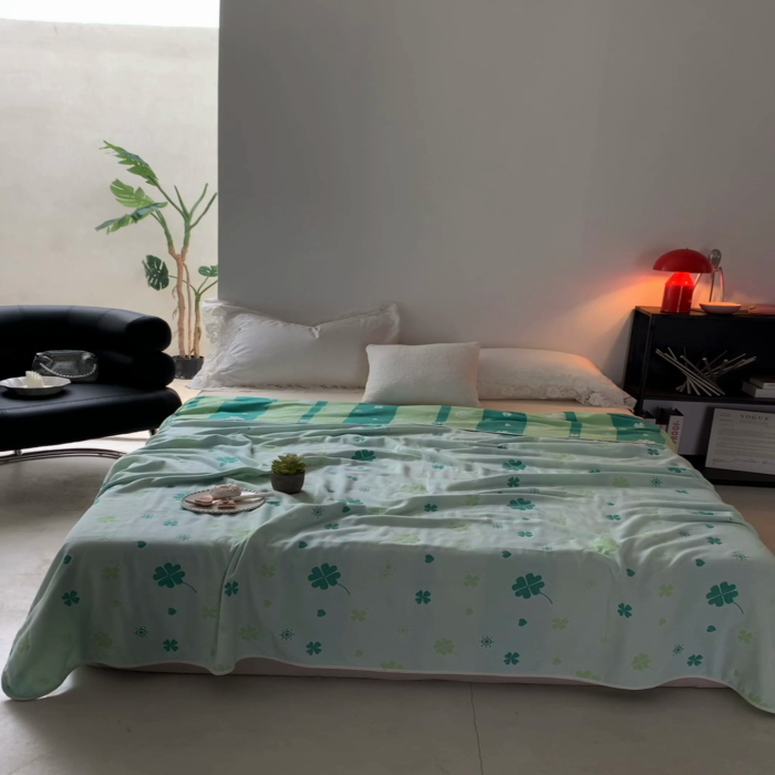 91家纺网 家纺一手货源 找家纺 爱港家纺 2025新款全棉A类六层纱布毛巾被 夏被 四叶草