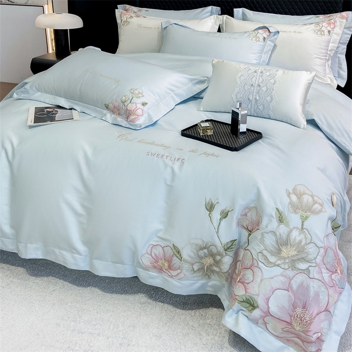 91家纺网 家纺一手货源 找家纺 绒棉世家 2025新款100支贡缎长绒棉刺绣工艺款四件套 花曼-蓝