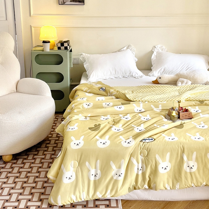 91家纺网 家纺一手货源 找家纺 绒梦里 2025新款A类小凉皮凉感冰豆豆夏被空调被 HELLO兔