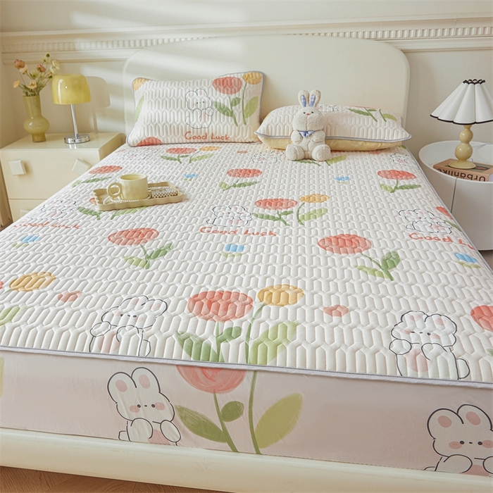 91家纺网 家纺一手货源 找家纺 雯豆2025夏季新品0.4乳胶凉席床笠款三件套凉感丝印花纯色床罩 乳胶床笠-呆萌兔