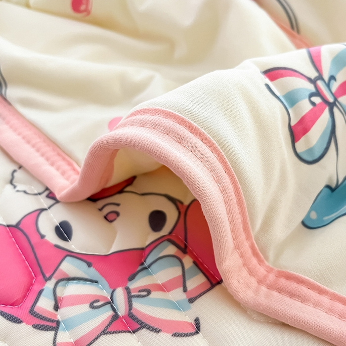 91家纺网 家纺一手货源 找家纺 金爱家2025新款A类三丽鸥高品质可组合凉感丝乳胶席牛奶丝针织棉软糯夏被四件套 乳胶席-蝴蝶结樱桃美乐蒂