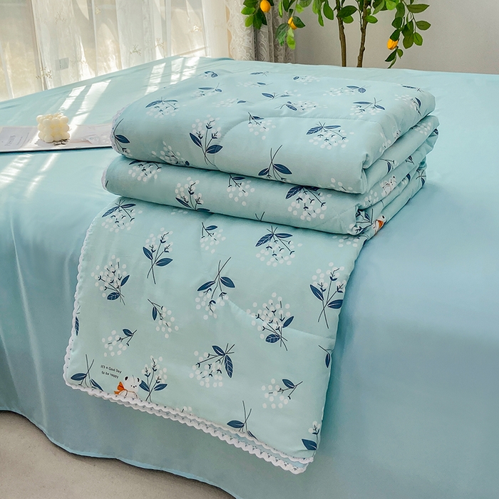 91家纺网 家纺一手货源 找家纺 鑫贝阳 2025新款亲肤水洗棉小花边印花夏被 绚熊