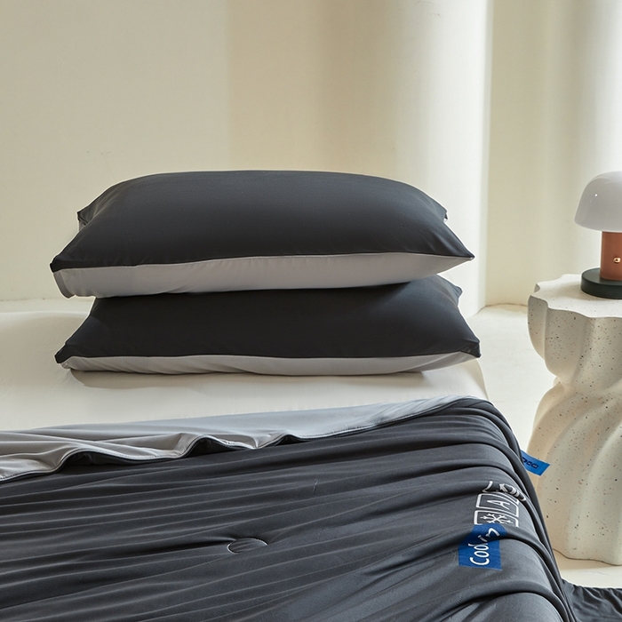 91家纺网 家纺一手货源 找家纺 金爱家2025新款A类高品质冰冰凉雪花冰感凉皮双面加倍透气孔氨纶凉感夏被 冰感凉皮-高级灰（加倍透气）