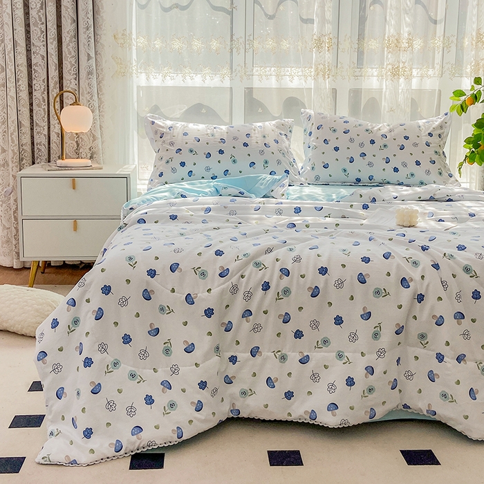 91家纺网 家纺一手货源 找家纺 鑫贝阳 2025新款亲肤水洗棉小花边印花夏被 蘑菇森林