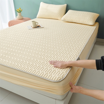 91家纺网 家纺一手货源 找家纺 雯豆2025夏季新品0.4乳胶凉席床笠款三件套凉感丝纯色席梦思床罩 纯色乳胶床笠-香草黄