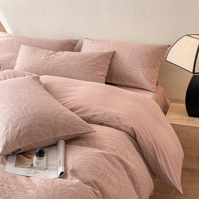 91家纺网 家纺一手货源 找家纺 宜代光年 2025新款全棉色织水洗棉大提花四件套（第二批） 夜未央-粉