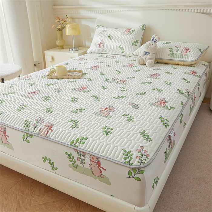 91家纺网 家纺一手货源 找家纺 雯豆2025夏季新品0.4乳胶凉席床笠款三件套凉感丝印花纯色床罩 乳胶床笠-丛林小兔