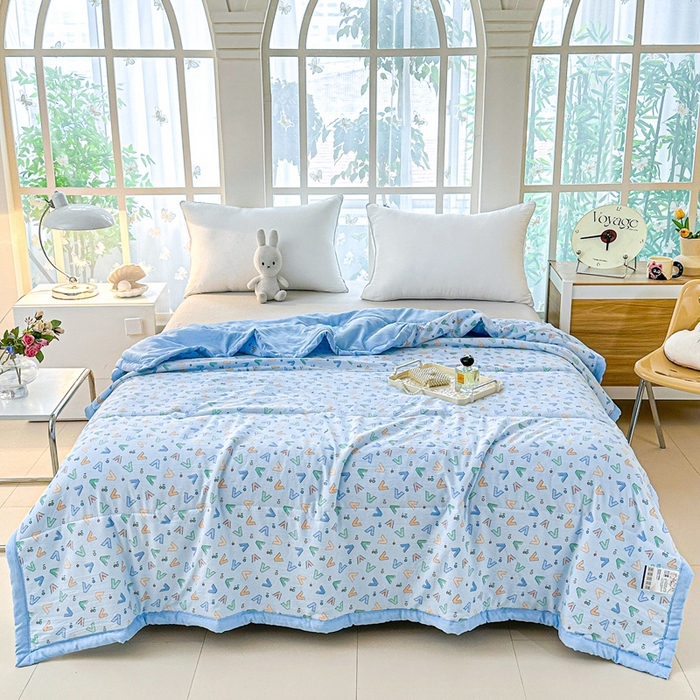 91家纺网 家纺一手货源 找家纺 好欣怡家纺 2026新款水洗棉夏被空调被被子被芯印花小清新夏凉被直播热款 水洗棉包边款-可爱字母