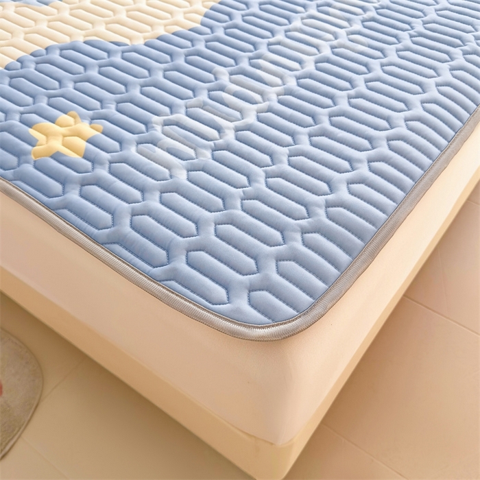 91家纺网 家纺一手货源 找家纺 雯豆2025夏季新品0.4乳胶凉席平铺款三件套凉感丝小清新印花席梦思床罩 乳胶凉席-晚安