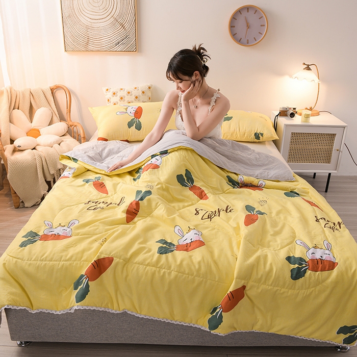 91家纺网 家纺一手货源 找家纺 鑫贝阳 2025新款亲肤水洗棉小花边印花夏被 萝卜兔