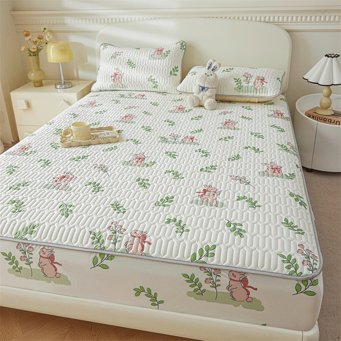 91家纺网 家纺一手货源 找家纺 雯豆2025夏季新品0.4乳胶凉席床笠款三件套凉感丝印花纯色床罩 乳胶床笠-丛林小兔