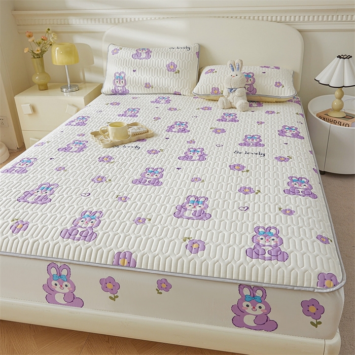 91家纺网 家纺一手货源 找家纺 雯豆2025夏季新品0.4乳胶凉席床笠款三件套凉感丝印花纯色床罩 乳胶床笠-妮娜兔