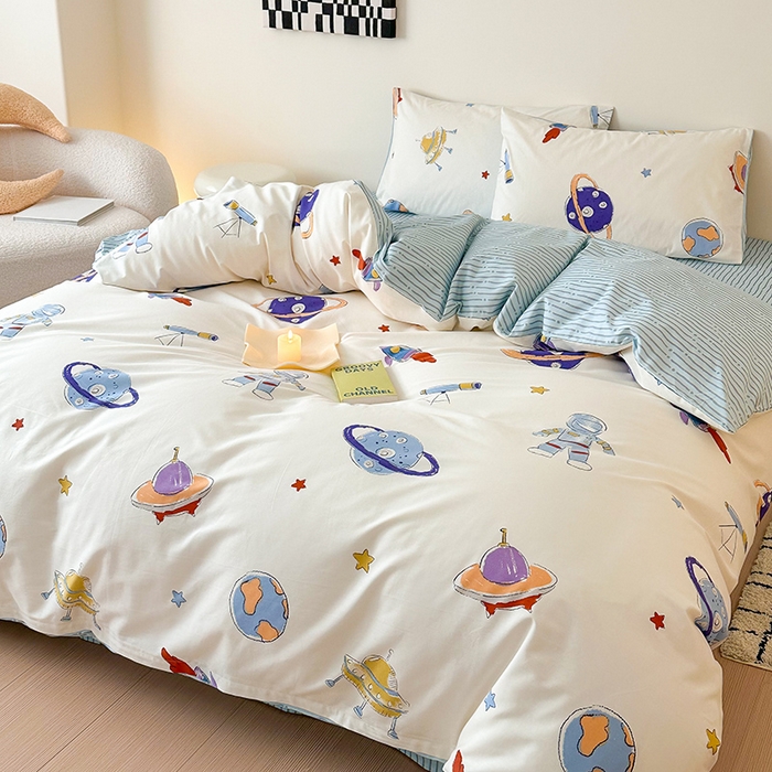 91家纺网 家纺一手货源 找家纺 典曼家纺 2025新款13372印花小清新四件套 遨游太空