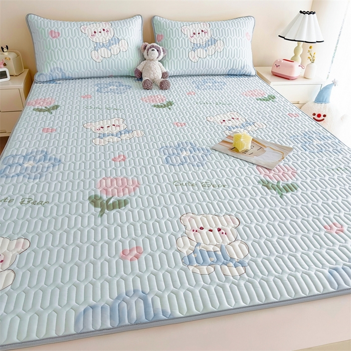 91家纺网 家纺一手货源 找家纺 雯豆2025夏季新品0.4乳胶凉席平铺款三件套凉感丝小清新印花席梦思床罩 乳胶凉席-元气满满