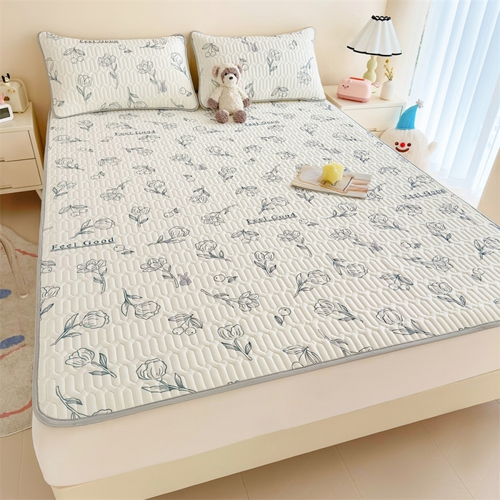 91家纺网 家纺一手货源 找家纺 雯豆2025夏季新品0.4乳胶凉席平铺款三件套凉感丝小清新印花席梦思床罩 乳胶凉席-摇曳花开