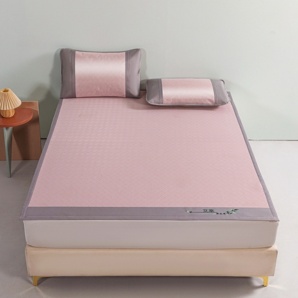 丹兰 2025新款碳光冰丝席三件套竹席冰藤席艾草席学生席双人床凉席 碳光饼干花 粉