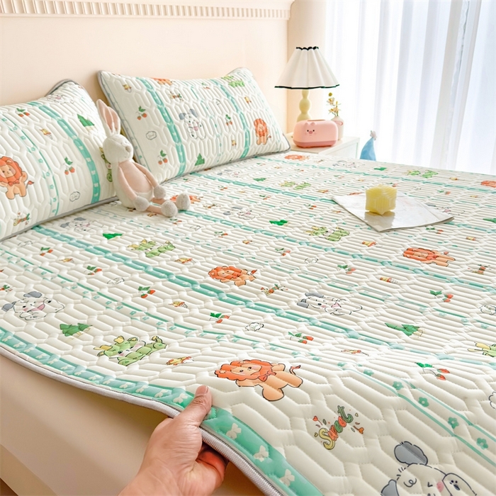 91家纺网 家纺一手货源 找家纺 雯豆2025夏季新品0.4乳胶凉席平铺款三件套凉感丝小清新印花席梦思床罩 乳胶凉席-动物聚会