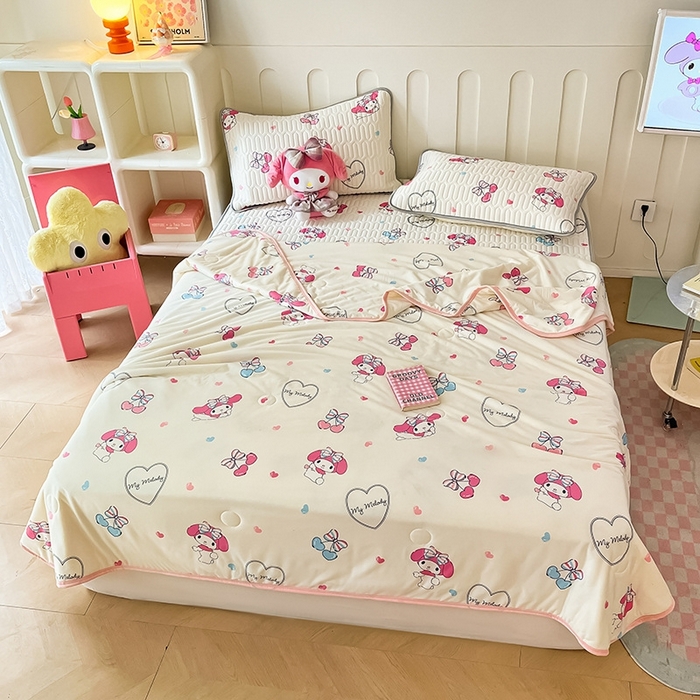 91家纺网 家纺一手货源 找家纺 金爱家2025新款A类三丽鸥高品质可组合凉感丝乳胶席牛奶丝针织棉软糯夏被四件套 乳胶席-蝴蝶结樱桃美乐蒂