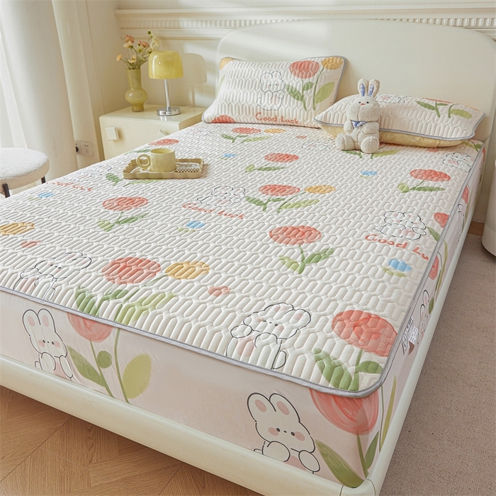 91家纺网 家纺一手货源 找家纺 雯豆2025夏季新品0.4乳胶凉席床笠款三件套凉感丝印花纯色床罩 乳胶床笠-呆萌兔