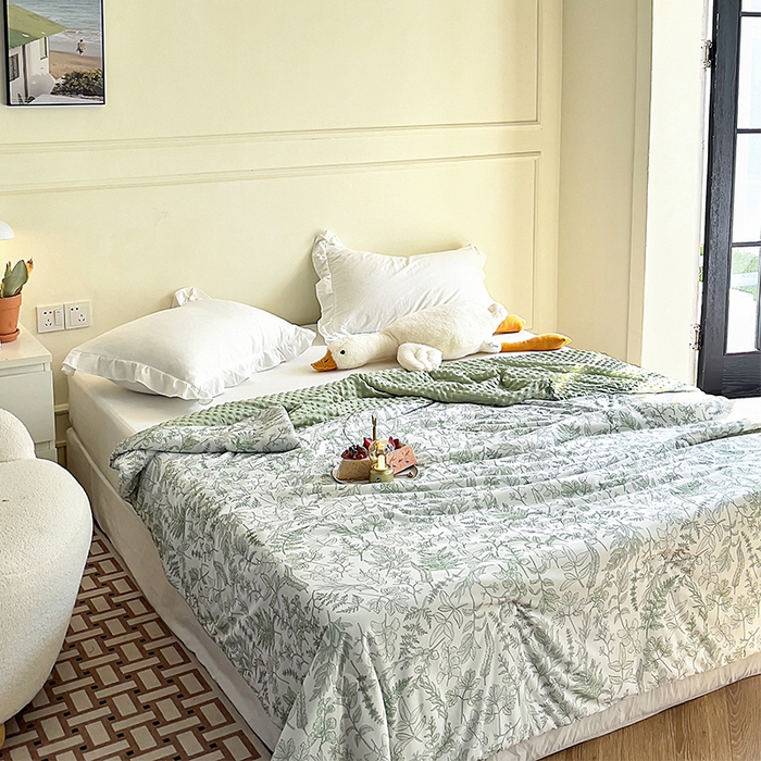 91家纺网 家纺一手货源 找家纺 绒梦里 2025新款A类小凉皮凉感冰豆豆夏被空调被 绿茵