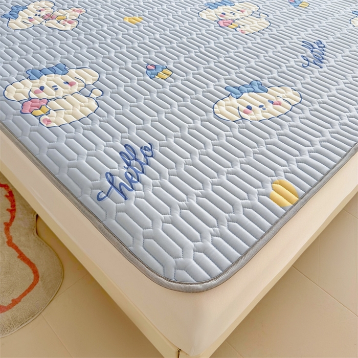 91家纺网 家纺一手货源 找家纺 雯豆2025夏季新品0.4乳胶凉席平铺款三件套凉感丝小清新印花席梦思床罩 乳胶凉席-萌萌狗1