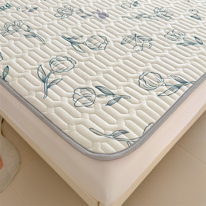 91家纺网 家纺一手货源 找家纺 雯豆2025夏季新品0.4乳胶凉席平铺款三件套凉感丝小清新印花席梦思床罩 乳胶凉席-摇曳花开