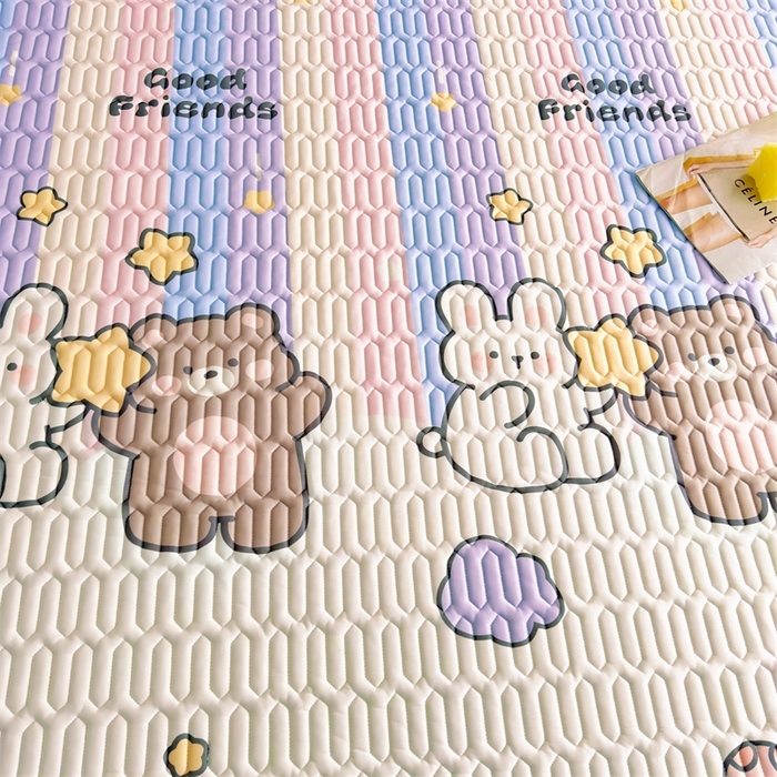 91家纺网 家纺一手货源 找家纺 雯豆2025夏季新品0.4乳胶凉席平铺款三件套凉感丝小清新印花席梦思床罩 乳胶凉席-流星飞碟