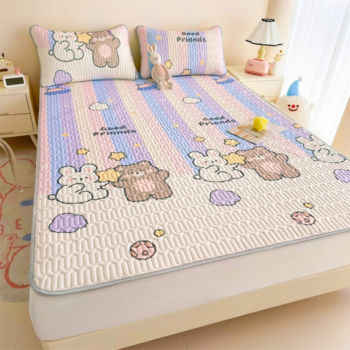 91家纺网 家纺一手货源 找家纺 雯豆2025夏季新品0.4乳胶凉席平铺款三件套凉感丝小清新印花席梦思床罩 乳胶凉席-流星飞碟