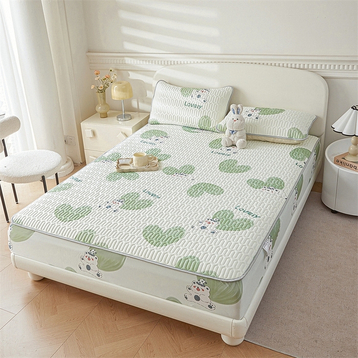 91家纺网 家纺一手货源 找家纺 雯豆2025夏季新品0.4乳胶凉席床笠款三件套凉感丝印花纯色床罩 乳胶床笠-夏日小狗