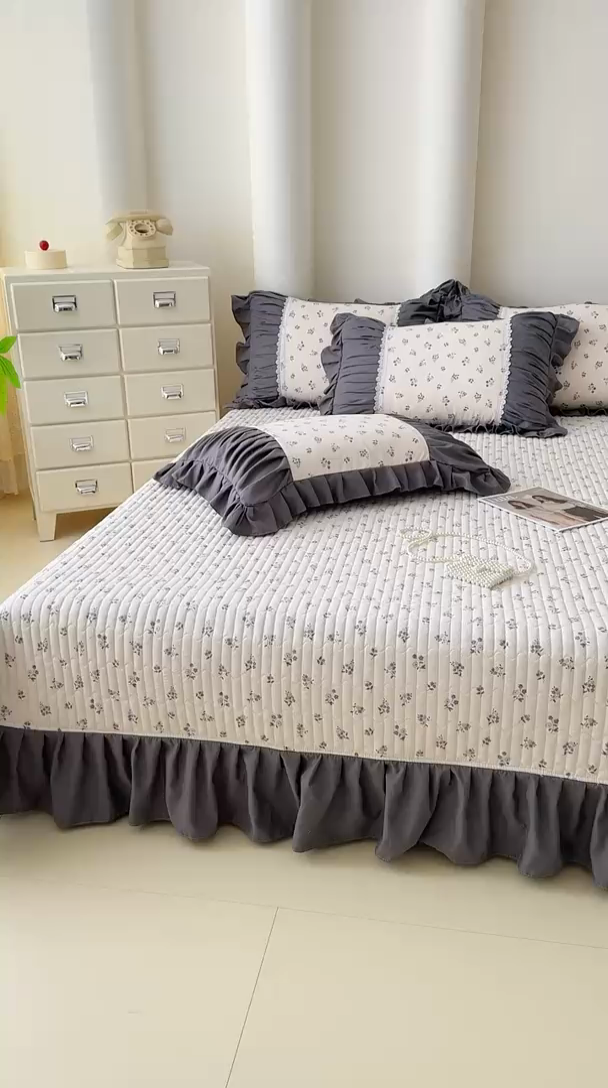 91家纺网 家纺一手货源 找家纺 ME/ERA HOME寐时代 2025新款针织双层纱韩版床盖 半亩花田