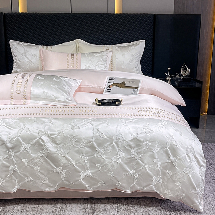 91家纺网 家纺一手货源 找家纺 艾米家居 2025新款轻奢浮雕系列水洗真丝凉感丝四件套 粉玉蝴蝶花