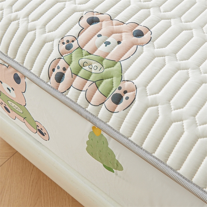 91家纺网 家纺一手货源 找家纺 雯豆2025夏季新品0.4乳胶凉席床笠款三件套凉感丝印花纯色床罩 乳胶床笠-小树熊