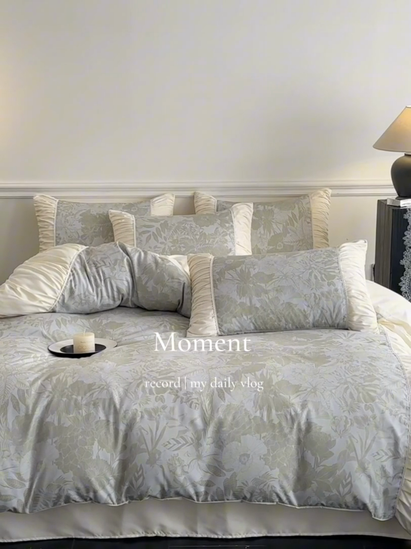 91家纺网 家纺一手货源 找家纺 一左一右2025春夏新款法式少女风数码印花褶皱花边水洗棉磨毛四件套 浪漫少女-绿