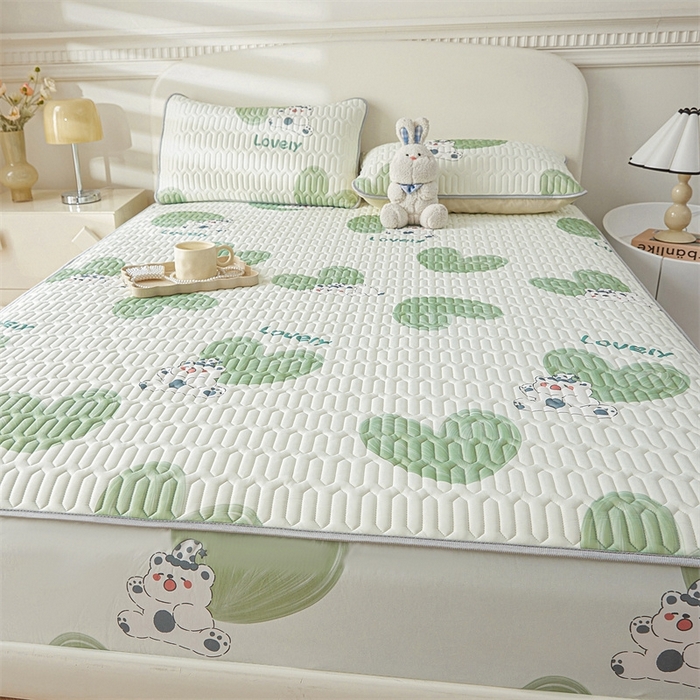 91家纺网 家纺一手货源 找家纺 雯豆2025夏季新品0.4乳胶凉席床笠款三件套凉感丝印花纯色床罩 乳胶床笠-夏日小狗