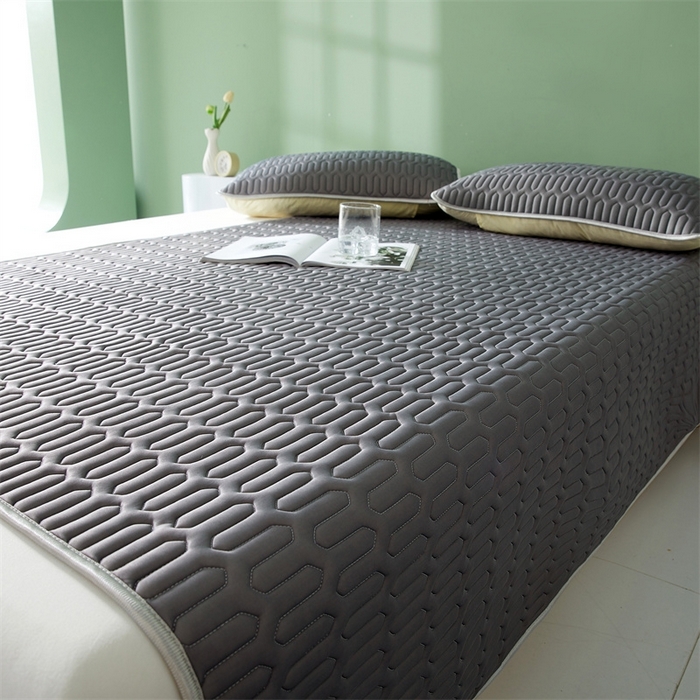 91家纺网 家纺一手货源 找家纺 雯豆2025夏季新品0.4乳胶凉席平铺款三件套凉感丝席梦思床罩 乳胶凉席-轻奢灰