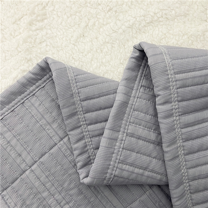 91家纺网 家纺一手货源 找家纺 卡奥家纺 2025新款有氧泡泡纱泡泡棉床盖夏被 灰色