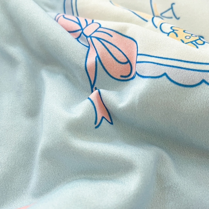 91家纺网 家纺一手货源 找家纺 金爱家2025新款A类三丽鸥高品质可组合凉感丝乳胶席牛奶丝针织棉软糯夏被四件套 乳胶席-蓝甜玉桂狗