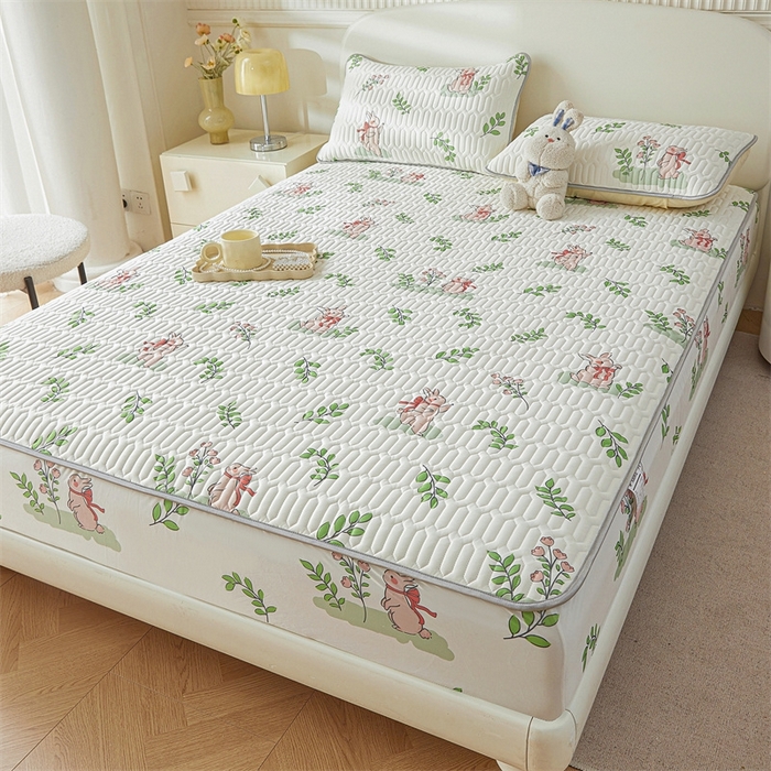 91家纺网 家纺一手货源 找家纺 雯豆2025夏季新品0.4乳胶凉席床笠款三件套凉感丝印花纯色床罩 乳胶床笠-丛林小兔