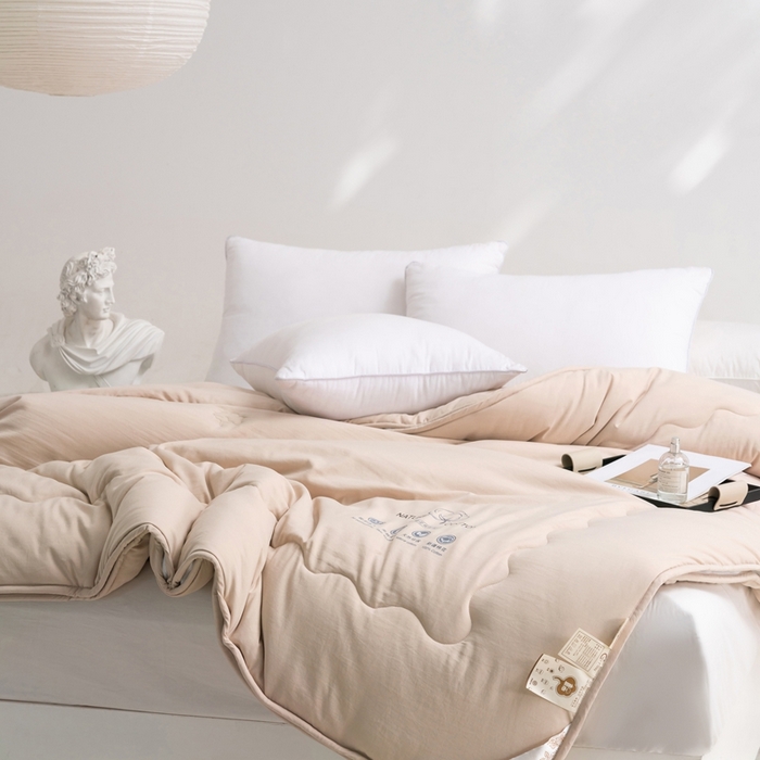 91家纺网 家纺一手货源 找家纺 易睡 2025新款A类水洗棉新疆棉花被子母被 驼色