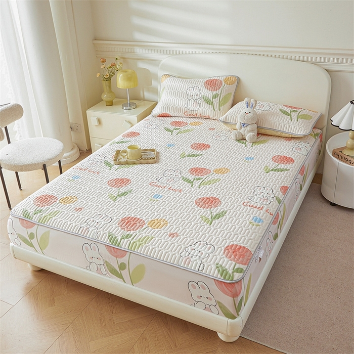 91家纺网 家纺一手货源 找家纺 雯豆2025夏季新品0.4乳胶凉席床笠款三件套凉感丝印花纯色床罩 乳胶床笠-呆萌兔