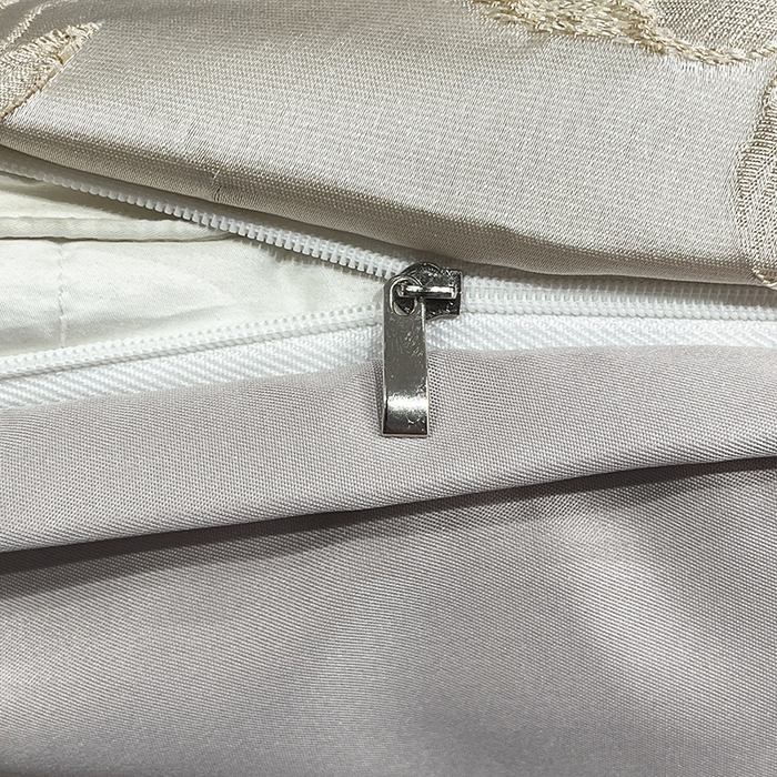 91家纺网 家纺一手货源 找家纺 艾米家居 2025新款轻奢浮雕系列水洗真丝凉感丝四件套 香槟蝴蝶花