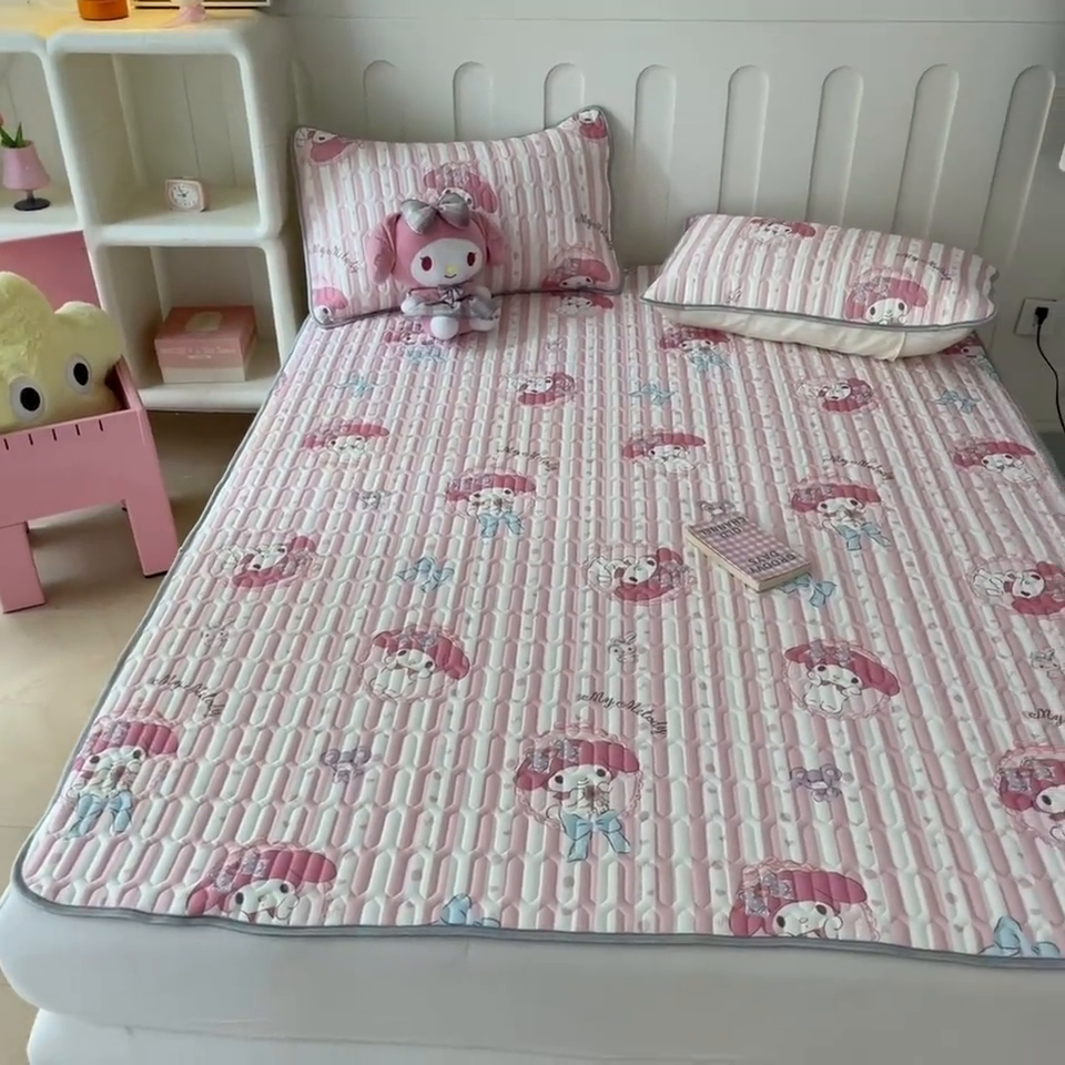 91家纺网 家纺一手货源 找家纺 金爱家2025新款A类三丽鸥高品质可组合凉感丝乳胶席牛奶丝针织棉软糯夏被四件套 乳胶席-气球美乐蒂