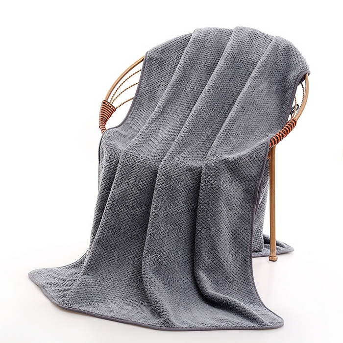 91家纺网 家纺一手货源 找家纺 彩虹新款加厚加大珊瑚绒菠萝格方巾毛巾浴巾套装外贸跨境大浴巾吸水加厚大毛巾浴巾两件套 菠萝格浴巾深灰