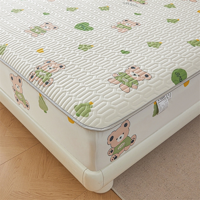 91家纺网 家纺一手货源 找家纺 雯豆2025夏季新品0.4乳胶凉席床笠款三件套凉感丝印花纯色床罩 乳胶床笠-小树熊