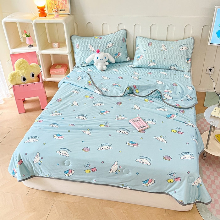 91家纺网 家纺一手货源 找家纺 金爱家2025新款A类三丽鸥高品质可组合凉感丝乳胶席牛奶丝针织棉软糯夏被四件套 乳胶席-可爱玉桂狗