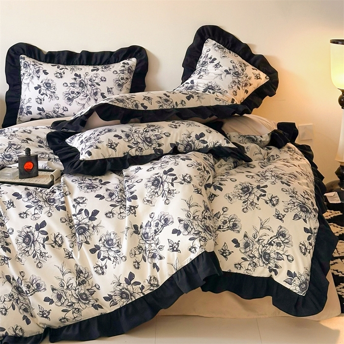 91家纺网 家纺一手货源 找家纺 一左一右2025春夏新款数码印花法式复古花边磨毛水洗棉四件套 安纳西-蓝