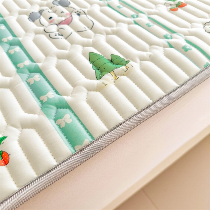 91家纺网 家纺一手货源 找家纺 雯豆2025夏季新品0.4乳胶凉席平铺款三件套凉感丝小清新印花席梦思床罩 乳胶凉席-动物聚会